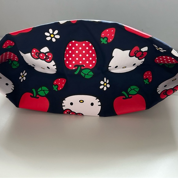 BAGGU Hello Kitty Go Pouch Large NwOt - Picture 4 of 6